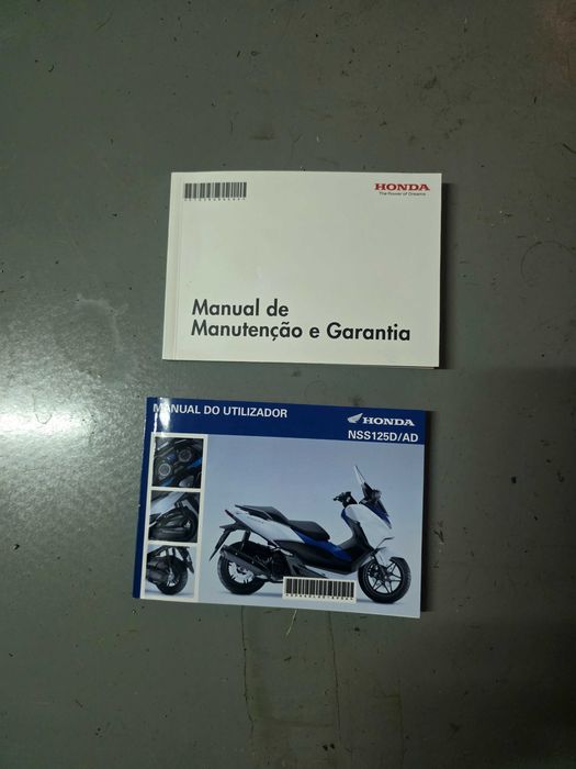 HONDA FORZA 125 - Inclui 2 Blusões, 2 Capacetes, Carregador, Luvas, Capa, Auriculares.. etc