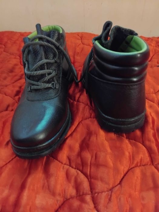 Vendo Botas de trabalho n.o 45 Novas 20 € + portes