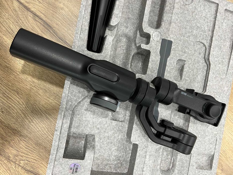 ZHIYUN Smooth 4 Mobile Phone Stabilizer – Slightly Used64738484902659123