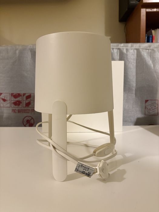 Candeeiro pequeno, de mesa, branco, ikea.