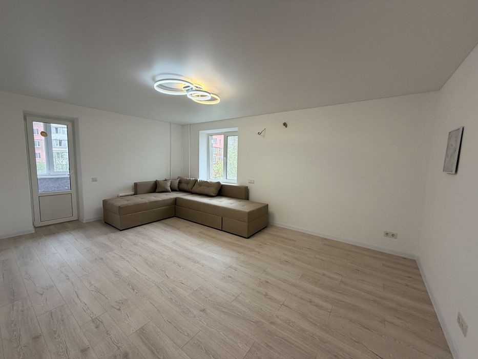 Квартира зі свіжим ремонтом Митниця