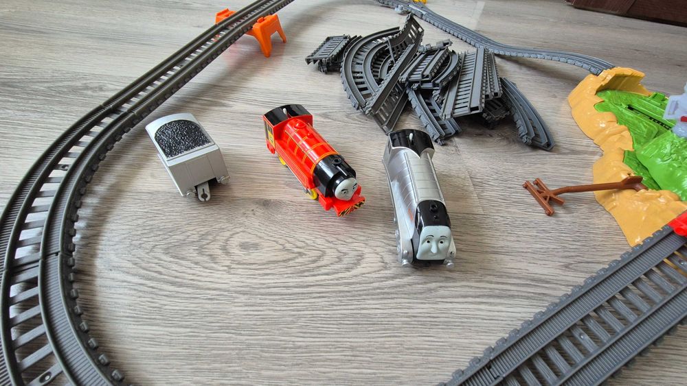 Mega zestaw Tomek i przyjaciele Tornado dodatkowe tory 3 ciuchcie