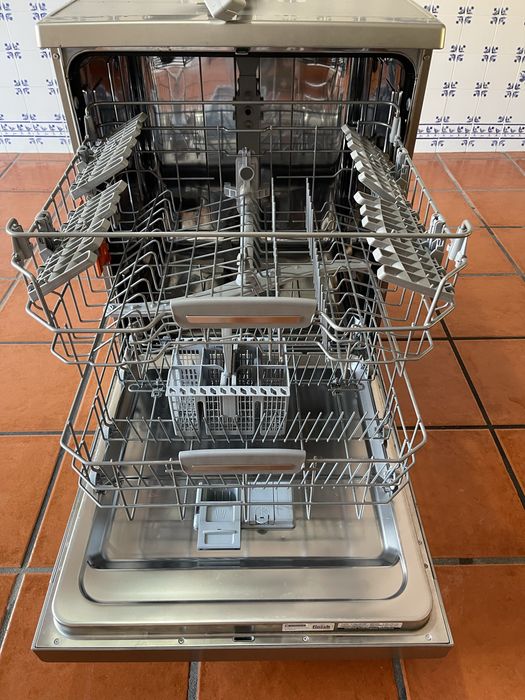 Máquina lavar louça Ariston Hotpoint