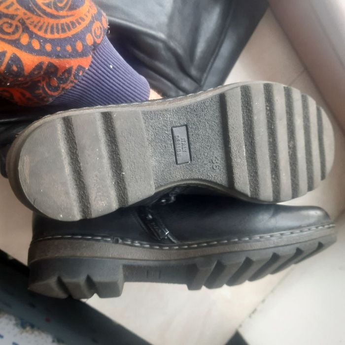 Зимові шкіряні чоботи. 36 р. Чудовий стан.