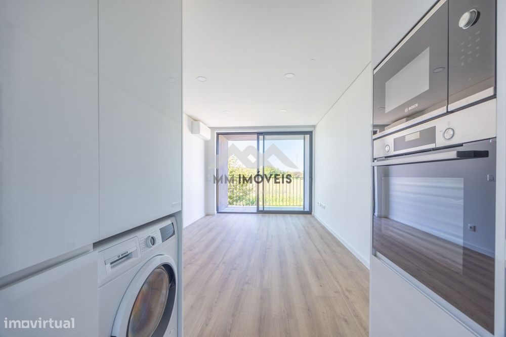 Apartamento T1 Novo |  Polo Universitário  | S. João | Varanda | Garag