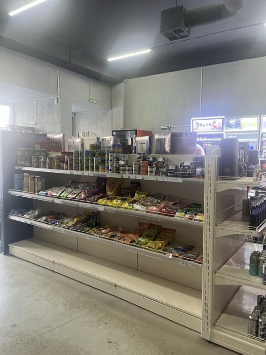 Стелажі для магазинів, обладнання