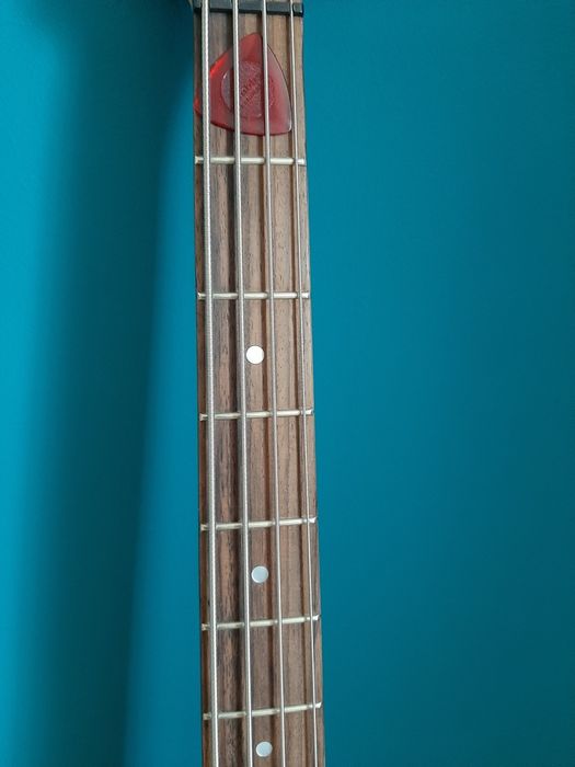 Gitara basowa Peavey Milestone BXP