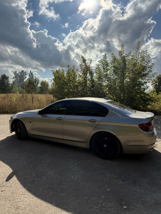 BMW f10 528i 2011