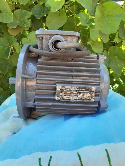 Продам элекромотор,037КW,2900 об/ мин,220,380 V