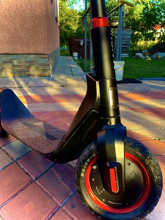 Продам електро самокат Maibu