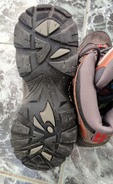 Obuwie trekkingowe damskie marki Hi-tec