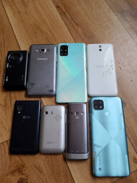 Zestaw telefonów