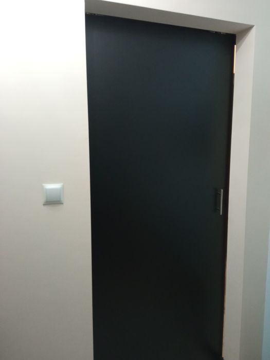 Drzwi przesuwne naścienne