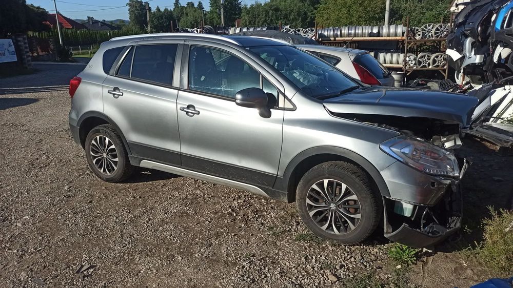 Suzuki SX4 S-Cross 4x4 1.6 D16AA Lakier ZCD drzwi klapa zderzak błotnik fotele  podsufitka lusterka