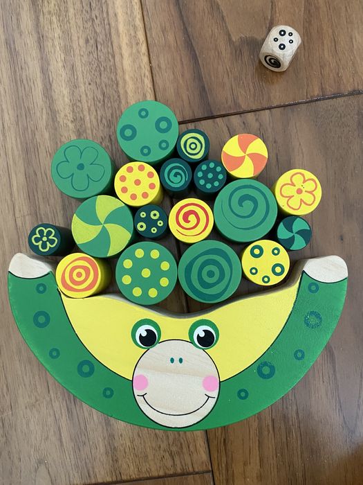 Деревянный балансир лягушка  Legler