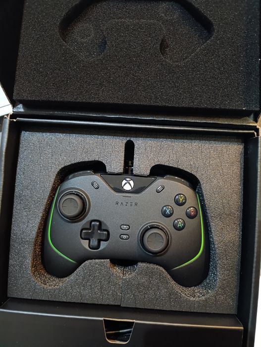 Razer WolverineV2 przewodowy kontroler do Xbox Series X|S,Xbox One, PC