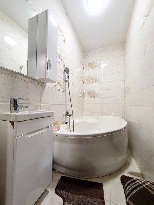 Здається 4-х кімнатний БУДИНОК в ЦЕНТРІ міста р-н вул. ГЕРОЇВ МАЙДАНУ.