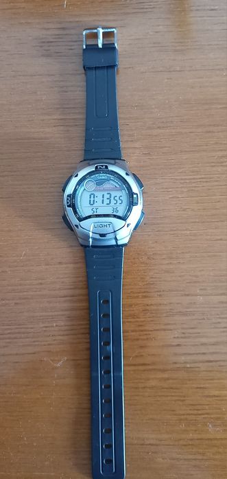 Relógio Casio digital.