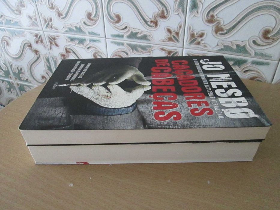 Livros de Jo Nesbo e de Mons Kallentoft (Oferta portes)  vários preços