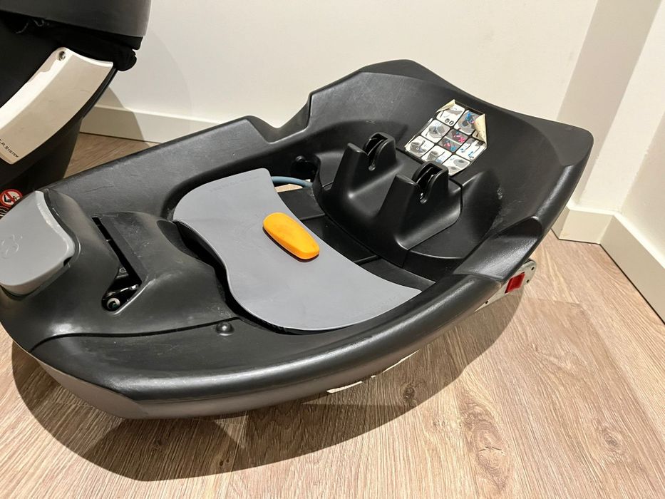 Cybex Aton + Base Isofix