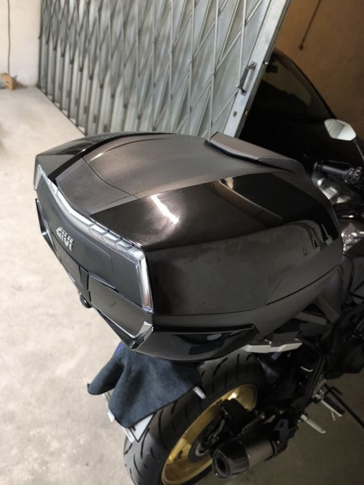 Top case Givi Maxia 5 58litros Tracer 9