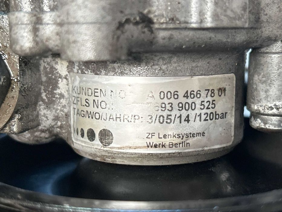 Bomba de direção Mercedes Sprinter W906 (Ano: 2014)