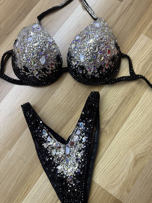 Продам  купальник  фітнес бікіні