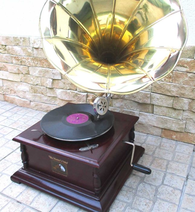 Gramofone, Grafonola His Master Voice – Bom estado
