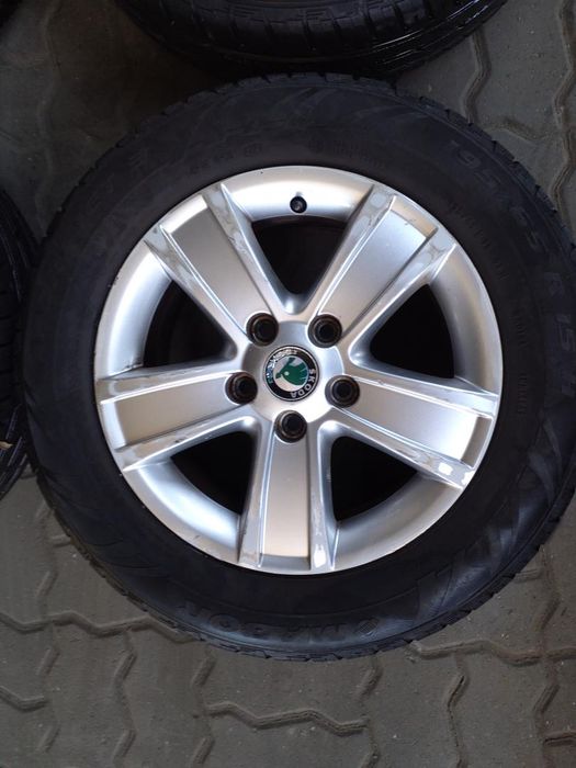 Jantes Skoda R15 Com Pneus 195/65 Furação 5X112