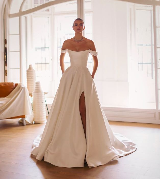 Весільна атласна сукня нареченої,свадебное платье айвори