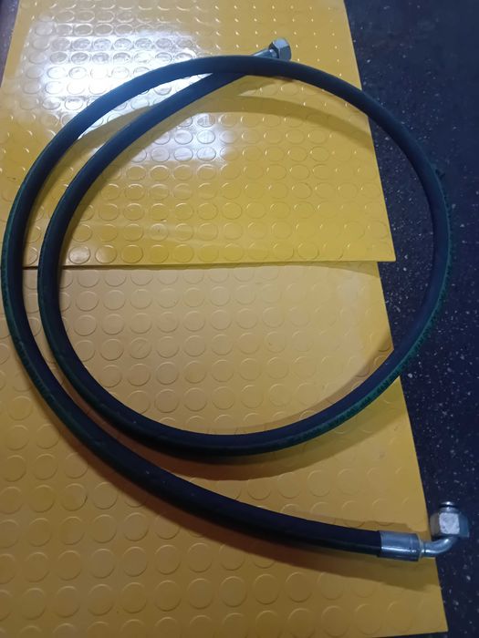 Mangueira hidráulica Nova com 2620mm.