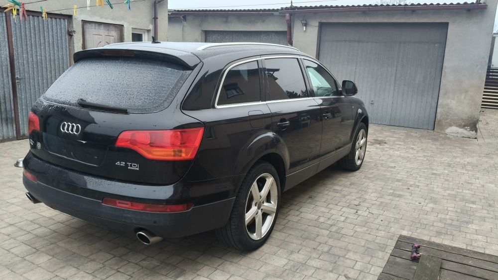 Audi Q7 bogate wyposażenie panorama hak 7 miejsc!