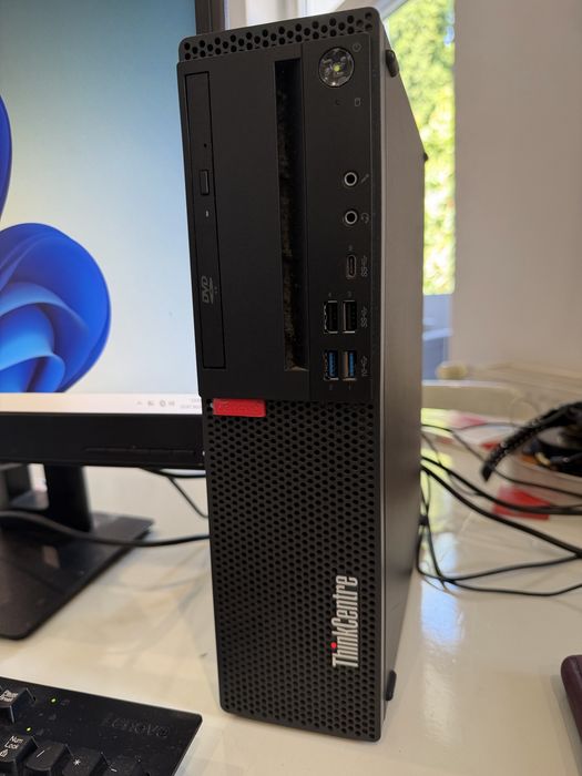 Zestaw komputerowy Lenovo ThinkCentre 920S plus monitor Hp Vh22