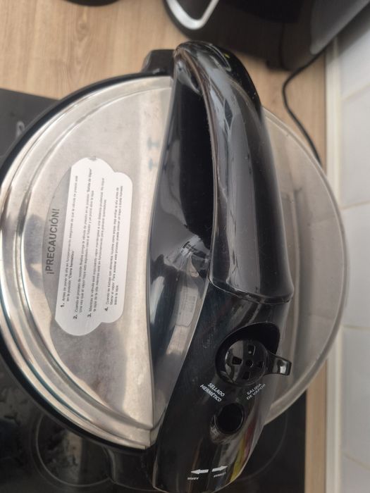 Panela de pressão eléctrica