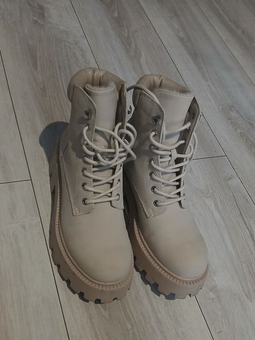 Buty damskie PULL&BEAR