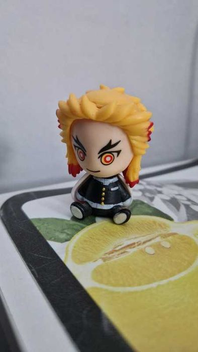 mini figurka rengoku demon slayer