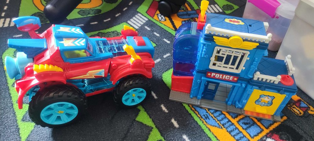Policja i auto Super zings