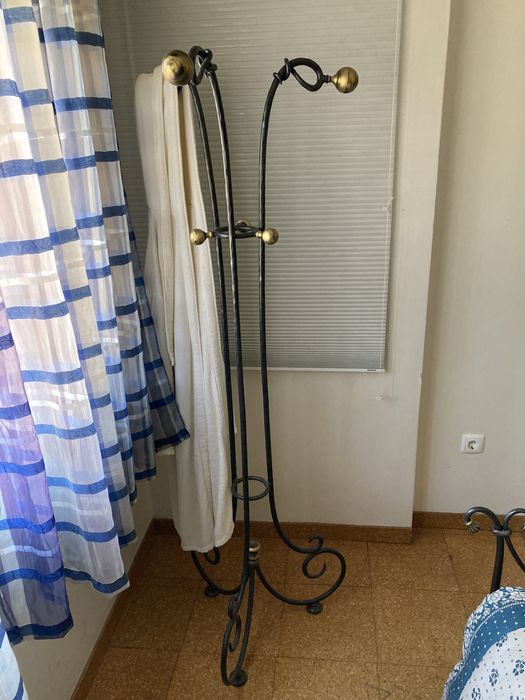 Mobília de quarto italiana. Como nova