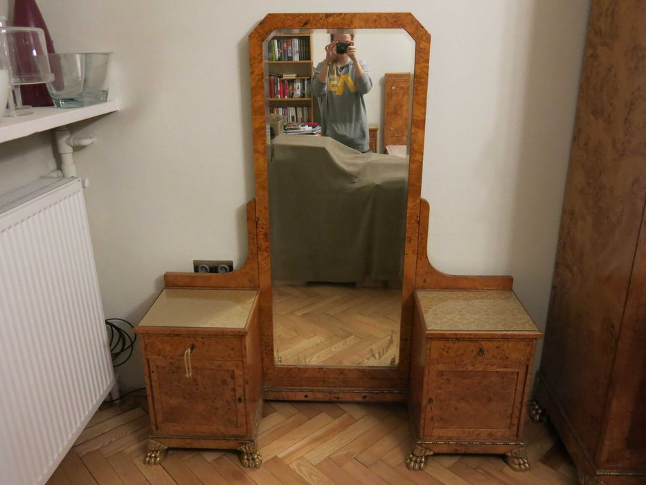 Toaletka antyk fornir czeczota retro