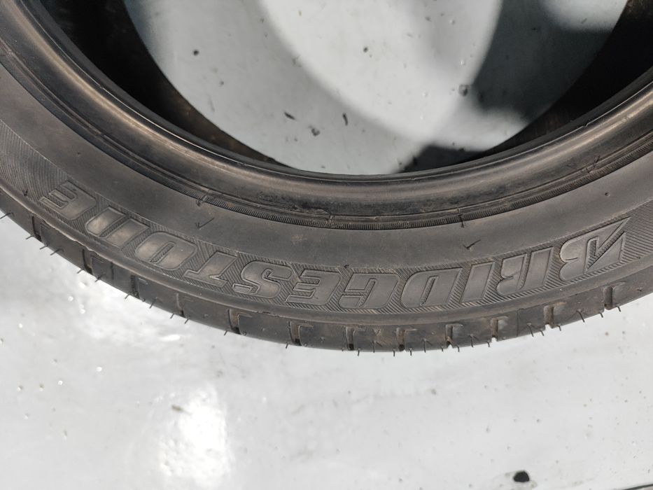 2 pneus semi novos 225-45R18 Continental - Oferta dos Portes