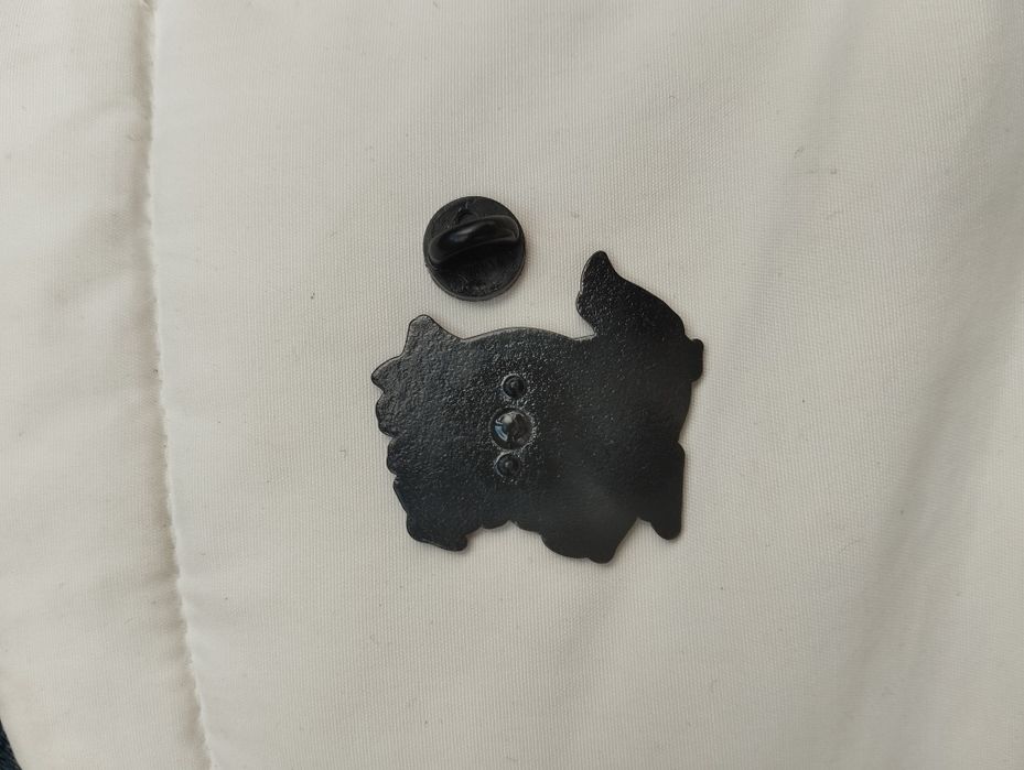 Pin's de Yoko e Percy do desenho animado Pocahontas da Disney