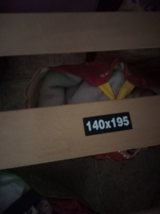 Cama de Casal em madeira