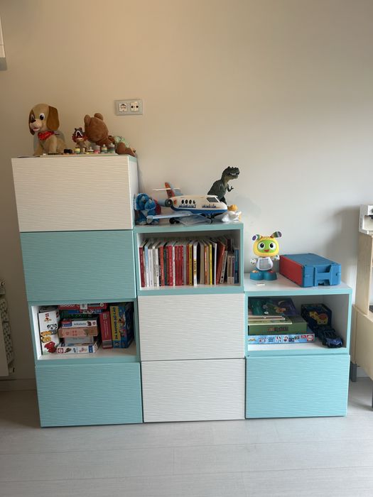 Mobiliario de arrumação em ótimo estado