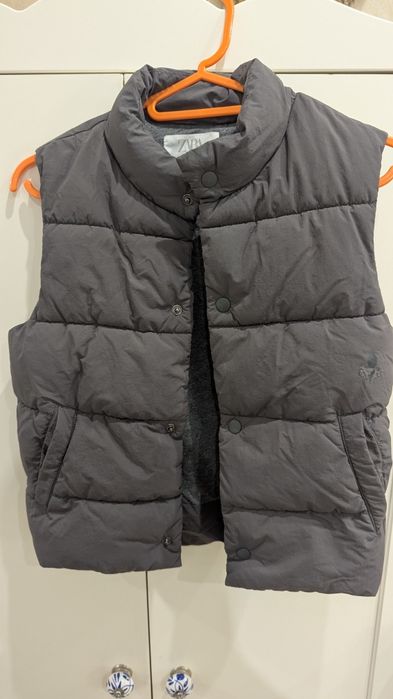 Zara-Жилетка на мальчика 110см ,4-5 лет