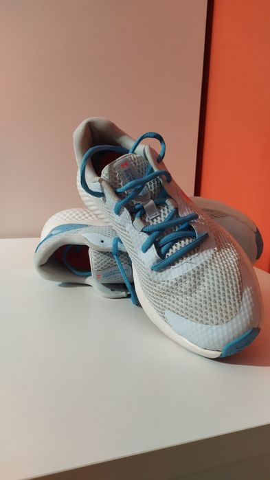 Obówie sportowe damskie