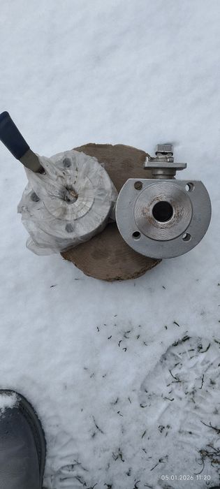 Продам кран  фланцевый шаровый нержавеющий DN25  PN16 новые цена догов