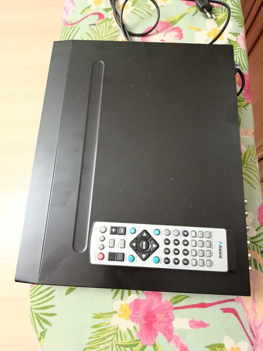 Продам DVD плеер