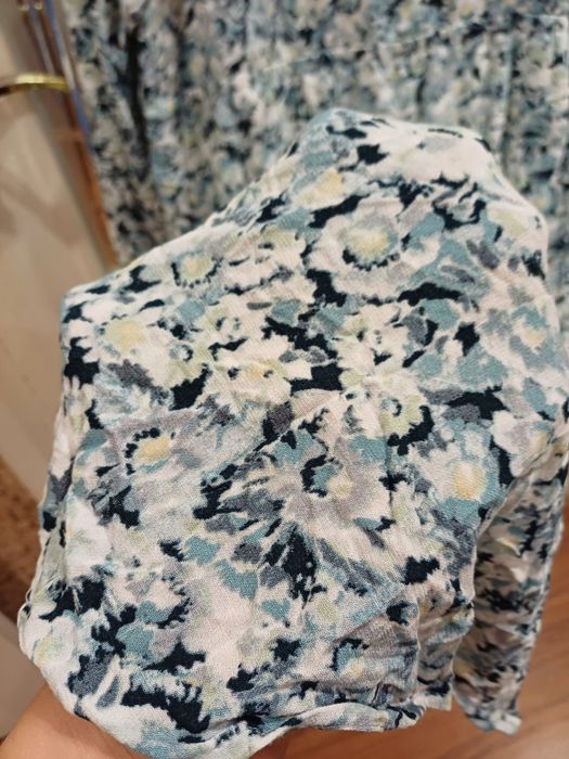 Фірмове плаття для вагітних H&M