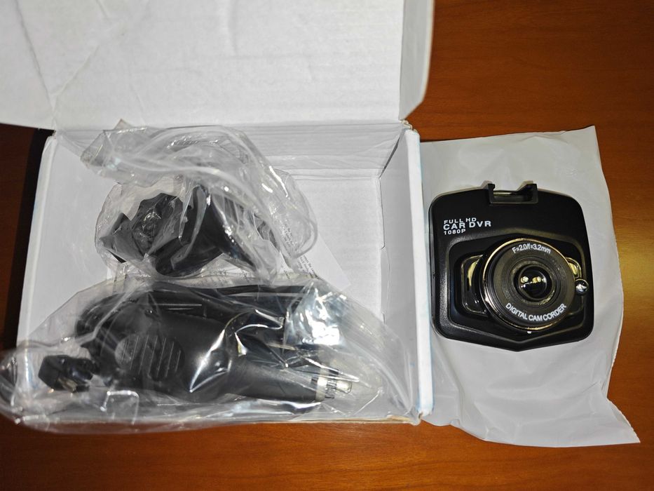 Dashcam Câmara Auto Full HD 1080p (Nova) + Oferta Cartão Memória