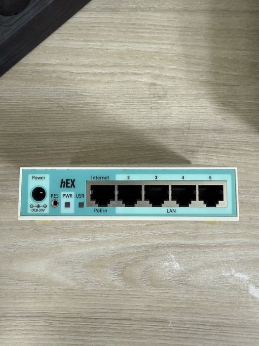 Роутер / Маршрутизатор MikroTik hEX (RB750r2)